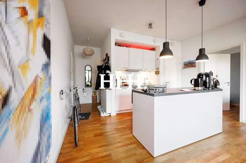 Eingang und Küche - 2 Zimmer Etagenwohnung zum Kaufen in Hamburg