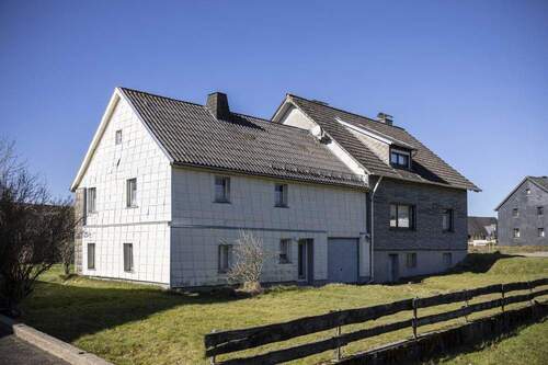 Seitenansicht - Einfamilienhaus mit 133,00 m&sup2; in Hellenthal zum Kaufen