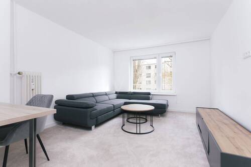 Wohnzimmer - 2 Zimmer Etagenwohnung zum Kaufen in Berlin / Pichelsdorf