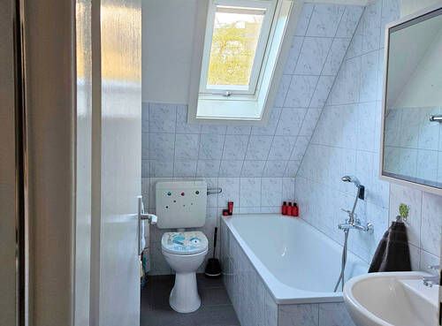 Bad im Dachgeschoss - 