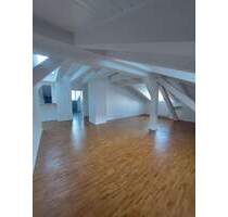 Stilvolle Dachgeschosswohnung am Rosental mit EBK & Stellplatz - Leipzig Zentrum-Nordwest