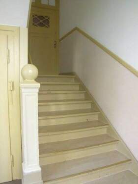 Treppenhaus - 2 Zimmer Etagenwohnung in Cottbus