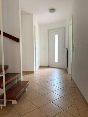 EG Flur - 4 Zimmer Doppelhaushälfte in Pinneberg