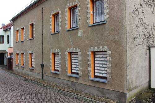 Straßenansicht - Kleines, charmantes EFH + Garage in guter, ruhiger Stadtlage....