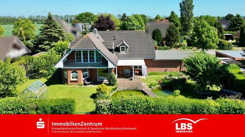 rückwärtige Gebäudeansicht - Ein Zuhause mit Küstengefühl - 690.000,00&nbsp;EUR Kaufpreis, ca.&nbsp; 238,30&nbsp;m&sup2;&nbsp;Wohnfl&auml;che