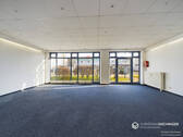 Laden/Großraumbüro - **Vielseitige Gewerbeeinheit mit 112 m², großer Fensterfront und Tiefgaragenstellplätzen - ideal für Büro oder Ladengeschäft!**