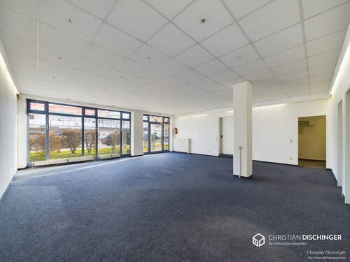 Laden/Großraumbüro - 3 Zimmer Gewerbeobjekt (Büro, Produktion, Verkauf) zur Miete in Neutraubling