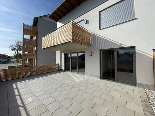 Terrasse - Helle 3 Zimmer Wohnung mit großer Terrasse und eigenem Garten