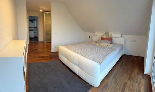 Schlafzimmer mit Ankleide - 
