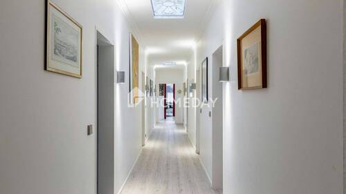 EG Flur 1 4 - Ein Zuhause der Extraklasse - Ihr Traum vom luxuriösen Wohnen mit eigenem Schwimmbad