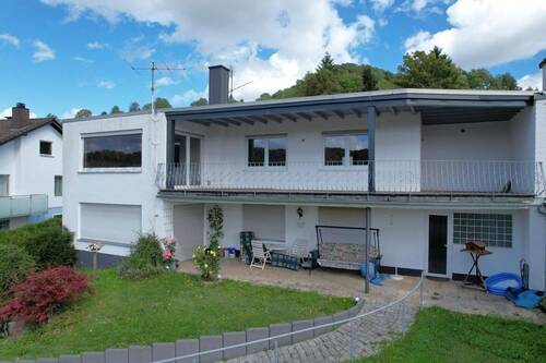 Pelm 12-1.JPG - Eigentumswohnung mit großem überdachten Balkon, herrlicher Aussicht und Garage in Pelm