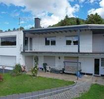 Eigentumswohnung mit großem überdachten Balkon, herrlicher Aussicht und Garage in Pelm