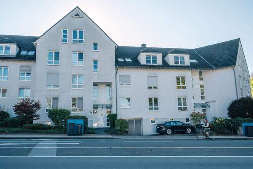 Hausansicht - Ankommen und Wohlfühlen - charmante Etagenwohnung mit Balkon in Velbert