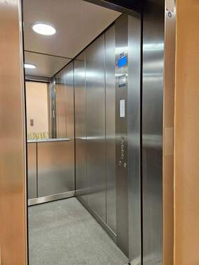 Aufzug zu allen Geschossen... - 