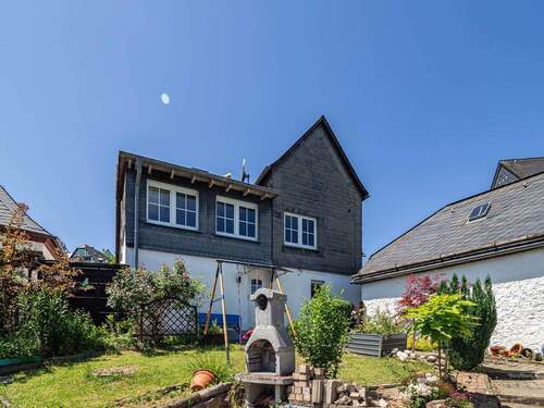 Außenansicht - Charmantes Wohnhaus mit viel Potenzial in Meschede-Eversberg!