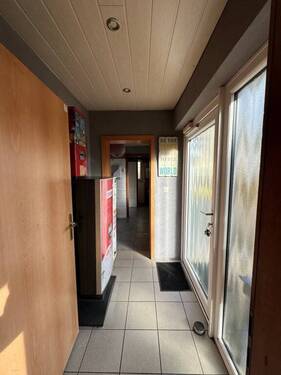 Eingangsbereich - 3 Zimmer Mehrfamilienhaus, Wohnhaus zum Kaufen in Brigachtal