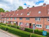 Hausansicht - Beliebtes Reihenmittelhaus in Kiel-Elmschenhagen wartet auf neuen Glanz!
