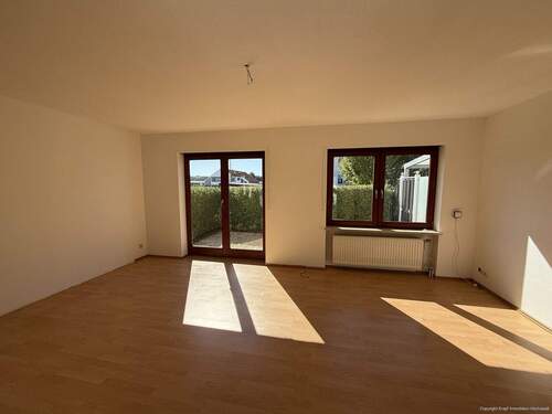 Wohnzimmer - 4 Zimmer Doppelhaushälfte in Höchstadt a.d.Aisch