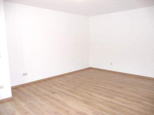 Bild 2 - 2 Zimmer Etagenwohnung zur Miete in Tegernheim