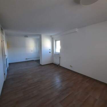 Wohnzimmer - 2 Zimmer Etagenwohnung in Gera