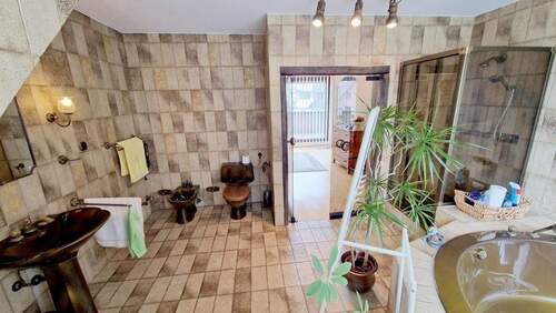 Badezimmer (1. OG) - 