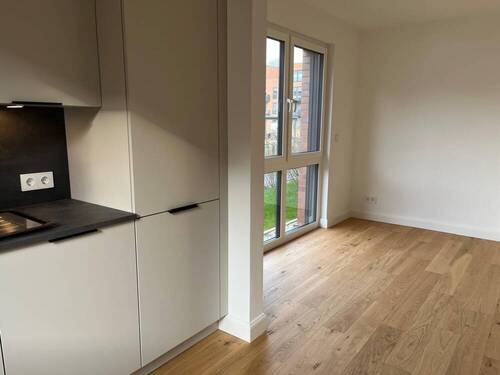 Einbauküche mit Essbereich - 