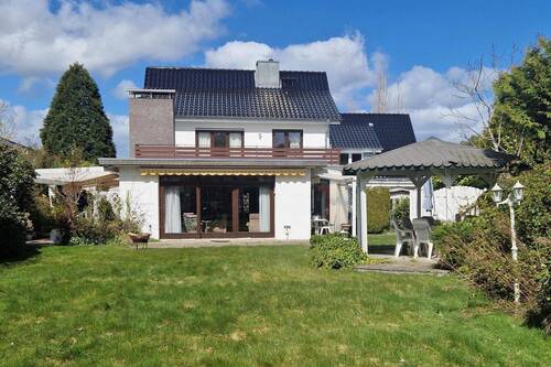 Rückwärtige Ansicht - Verbundenes Zweifamilienhaus - 796.000,00&nbsp;EUR Kaufpreis, ca.&nbsp; 234,00&nbsp;m&sup2;&nbsp;Wohnfl&auml;che