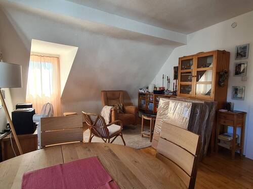 Schönes, helles Wohnzimmer - Etagenwohnung mit 67,00 m² in Nürnberg zur Miete