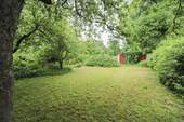 riesiger Garten mit Schuppen - 