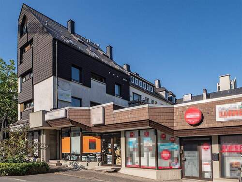 Außenansicht - Interessante Gewerbeimmobilie mit zwei vermieteten Ladenlokalen in zentraler Lage von Meschede!