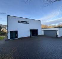 Exklusiver Wohntraum - 3.000,00&nbsp;EUR Kaltmiete, ca.&nbsp; 245,00&nbsp;m&sup2;&nbsp;Wohnfl&auml;che in Detmold (PLZ: 32760) Berlebeck