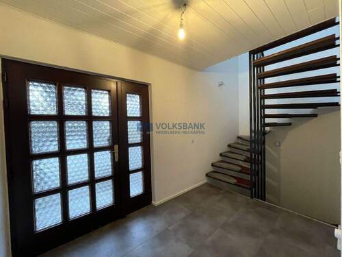 Großer Hauseingang - 4 Zimmer Einfamilienhaus zum Kaufen in Eppelheim