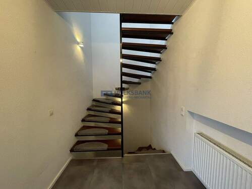 Flur-Treppenaufgang - 