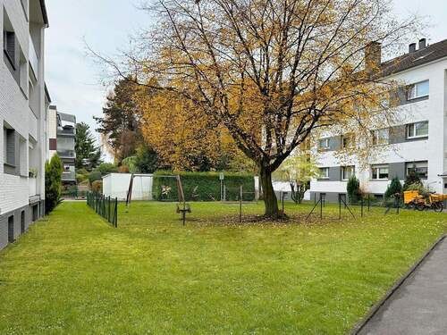 Spielplatz - 3 Zimmer Etagenwohnung in Mettmann