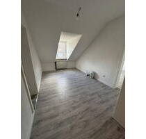 ** Frisch kernsanierte 5-Zimmer-Wohnung im Altbau Dachgeschoss ** - Gelsenkirchen Erle