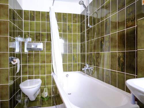 ... und Badewanne. - 