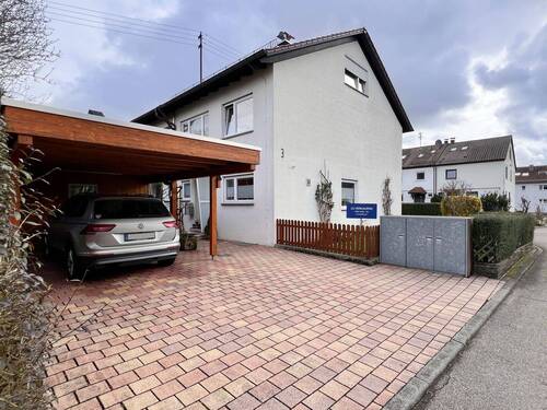 Außenansicht - 6 Zimmer Reihenendhaus zum Kaufen in Leonberg