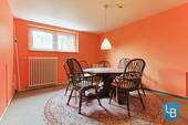 Wohnlich ausgebautes Zimmer im Kellergeschoss - 