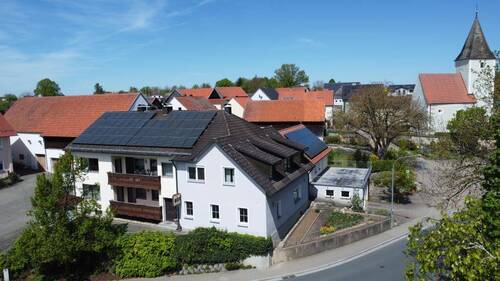 Dominantes Anwesen in Ortsmitte - 