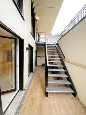 Treppe zur Terrasse - 