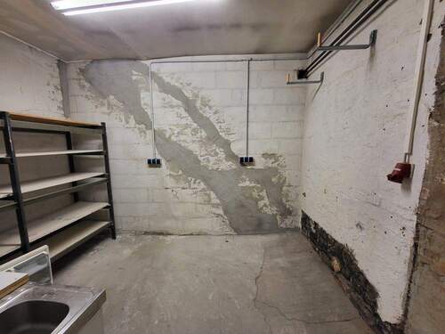 EG: Raum mit Pantry - 