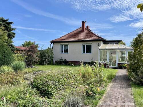 Ein kleines Haus mit großem Garten - 3 Zimmer Einfamilienhaus zum Kaufen in Berlin