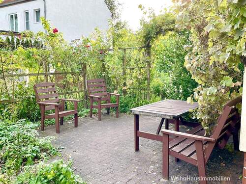 Sitzplatz neben dem Haus - 