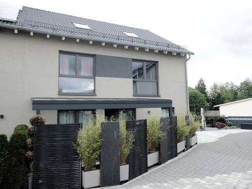 Außenansicht - 5 Zimmer Doppelhaushälfte zum Kaufen in Allersberg