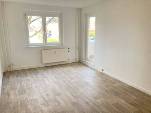 Wohnzimmer - 3 Zimmer Etagenwohnung in Magdeburg