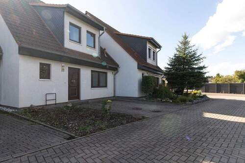 Straßenansicht - 4 Zimmer Reihenmittelhaus in Möser