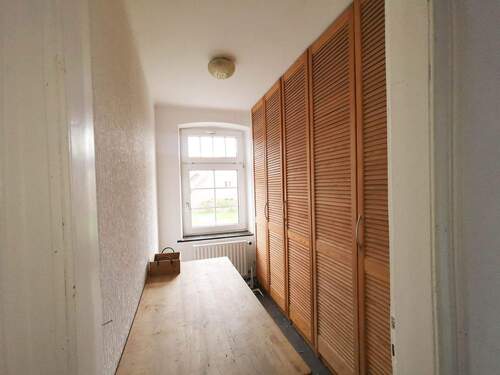 Ankleidezimmer Vorderhaus - 