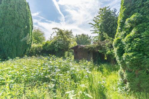 Blick auf die Gartenhütte - Grundstück in Mönchengladbach