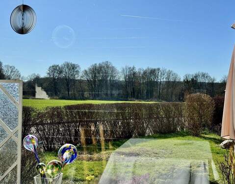 Blick in den Garten - 7 Zimmer Einfamilienhaus zum Kaufen in Aachen