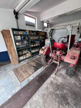 Werkstatt mit Grube - 